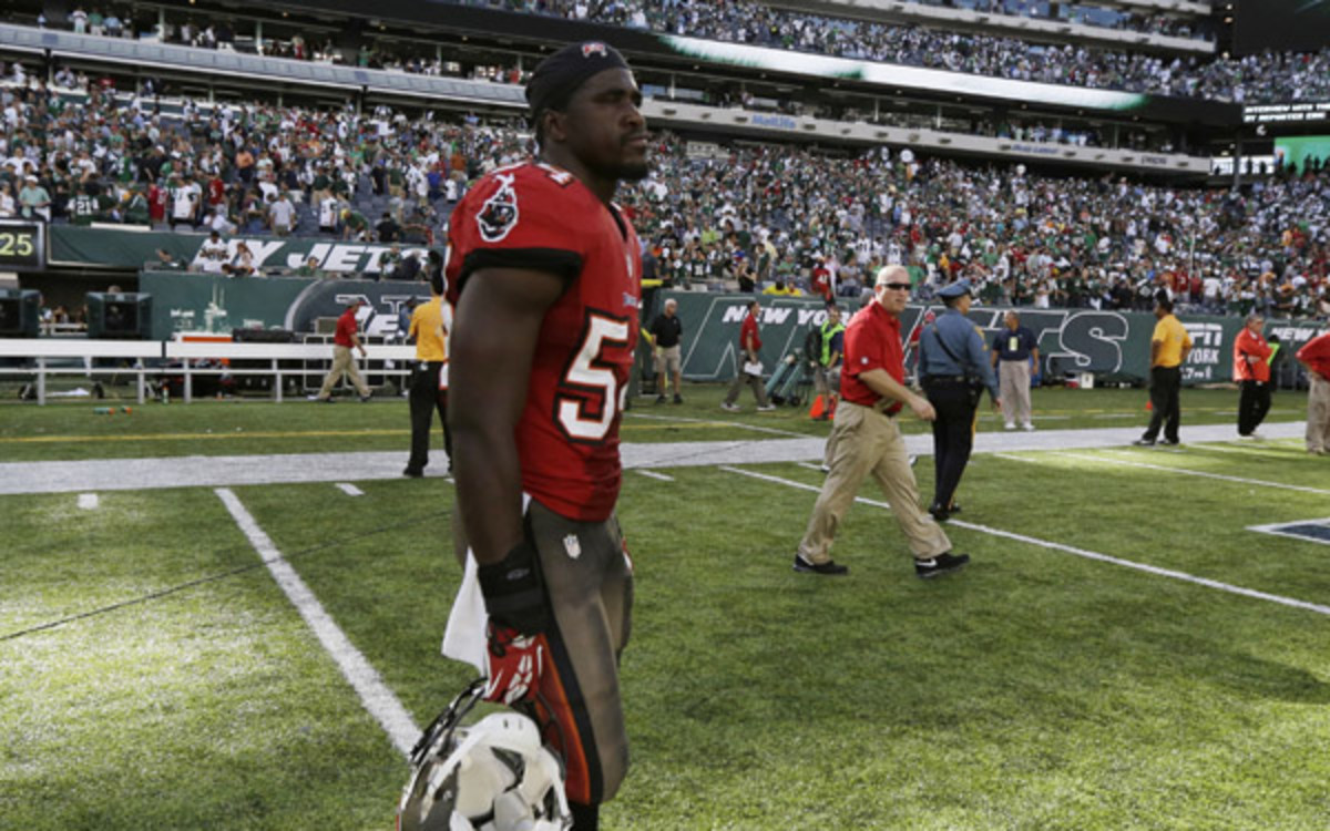 Buccaneers linebacker Lavonte David's late hit penalty led the Jets to victory. (AP Photo/Julio Cortez
