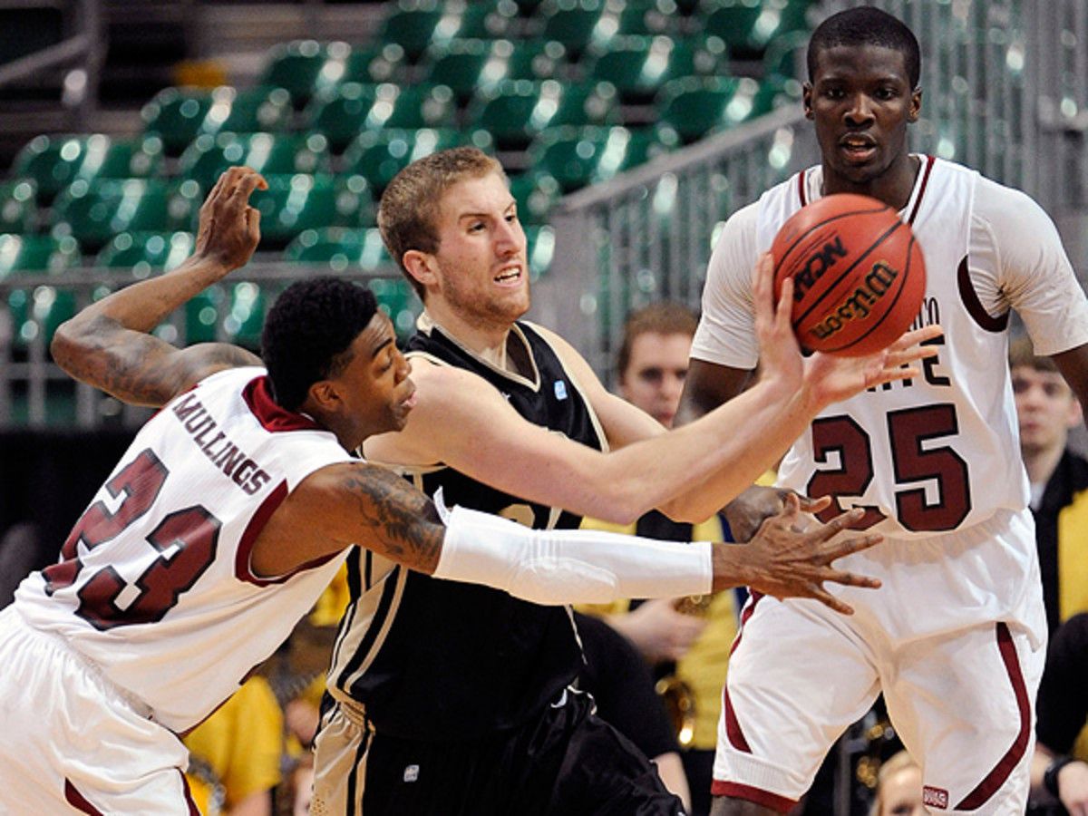 If New Mexico State doesn't hold on to its WAC bid, two weak teams could be introduced into the bracket. (David Becker/AP)