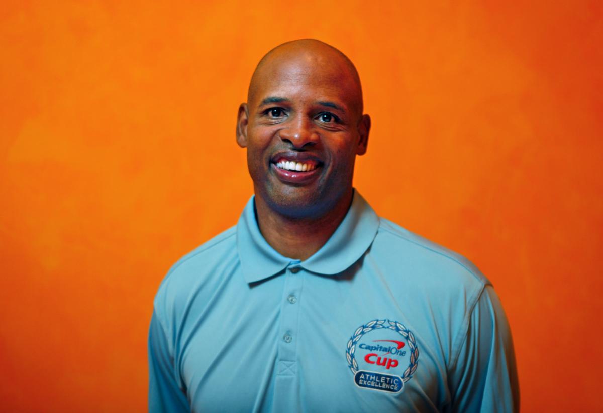 SI Now: One-on-one with Clark Kellogg - Sports Illustrated