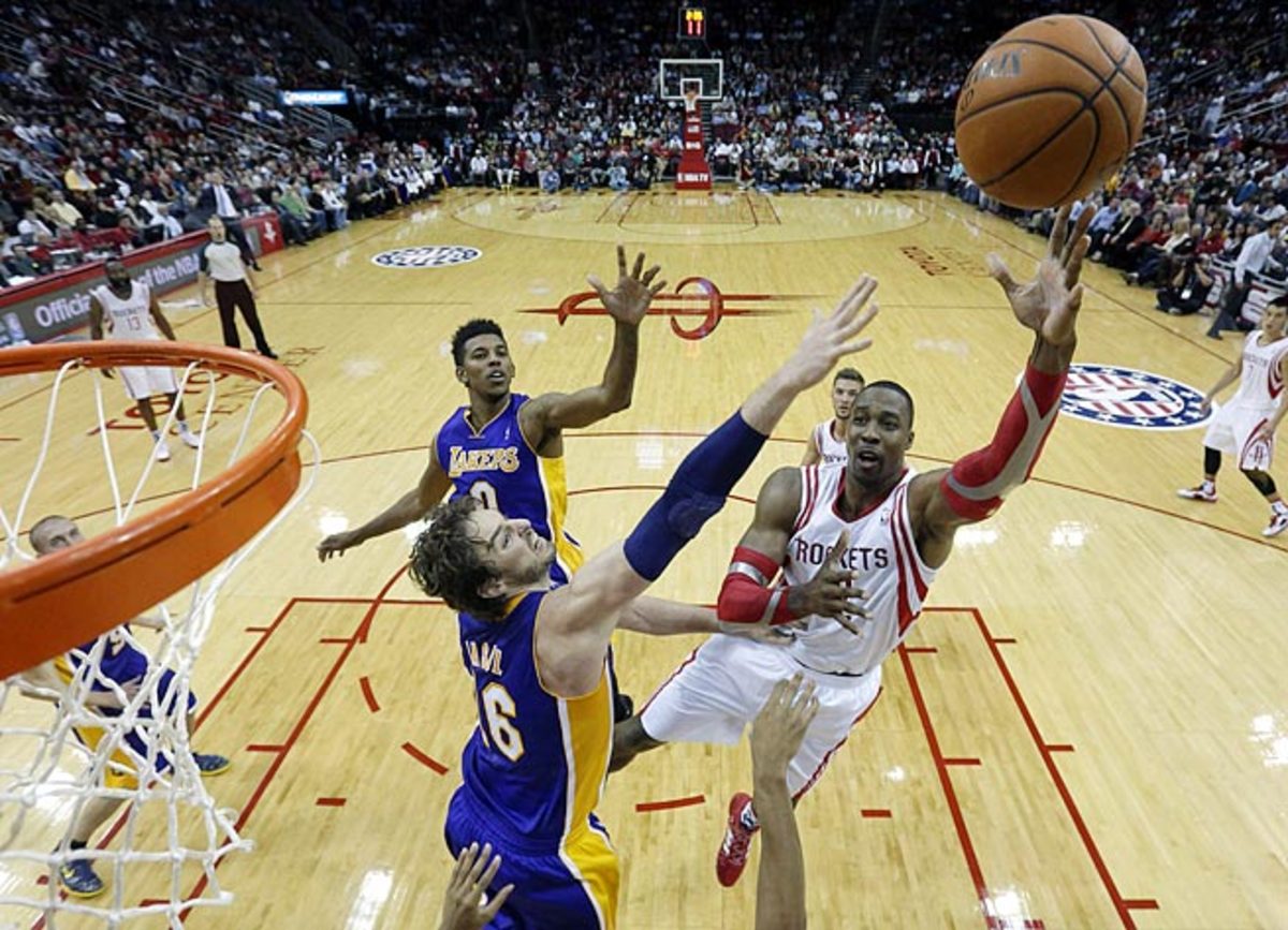 Dwight Howard had 15 points and 14 rebounds and shot 5-of-16 at the foul line against the Lakers.