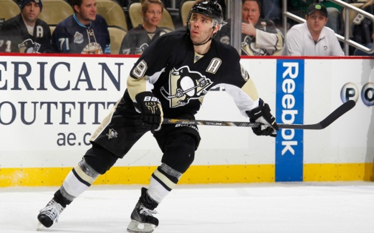 Pascal Dupuis may be out for the season after injuring his knee Monday night. (Gregory Shamus/Getty Images)