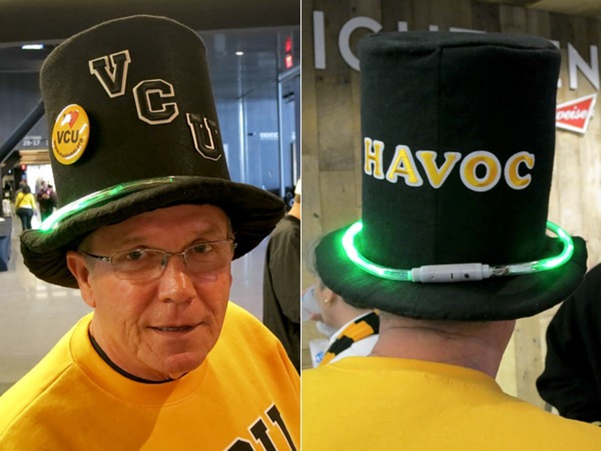 This dude had the ultimate HAVOC top hat (and perhaps the only HAVOC tophat in the building)