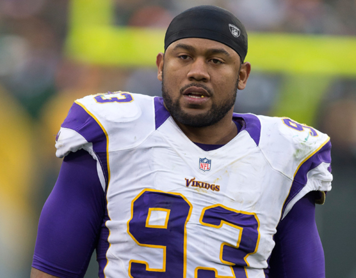 Vikings defensive tackle Kevin Williams hurt by questionable block