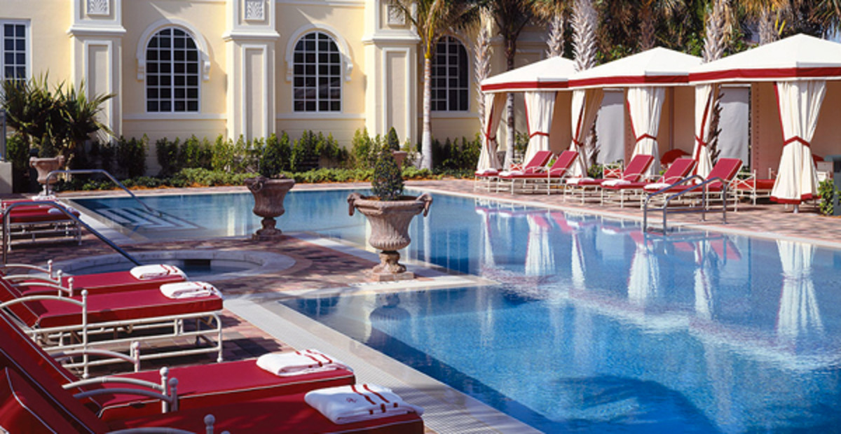 The pool area at the Aqualina