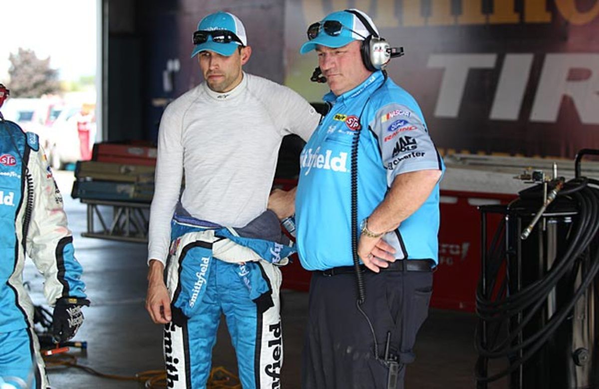 Todd Parrott (right, with Aric Almirola) guided Hall of Famer Dale Jarrett to the 1999 Cup title.