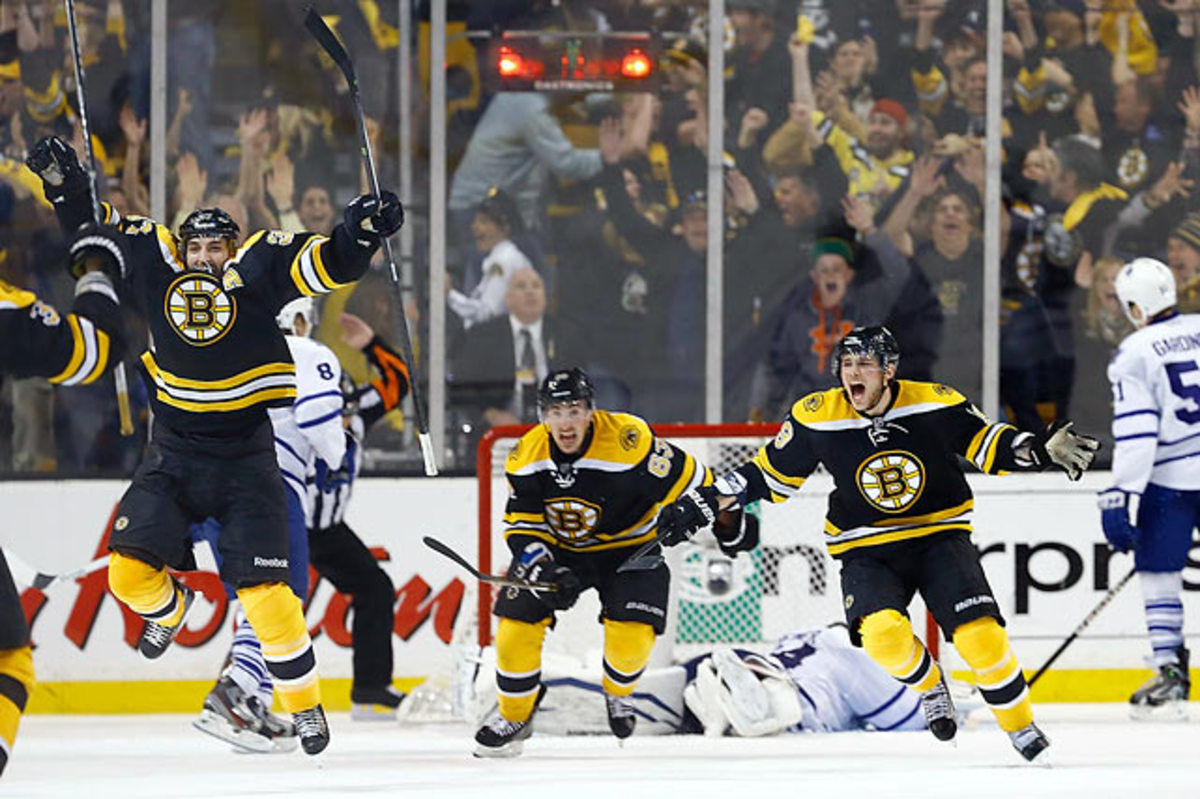 Bruins defeat Maple Leafs