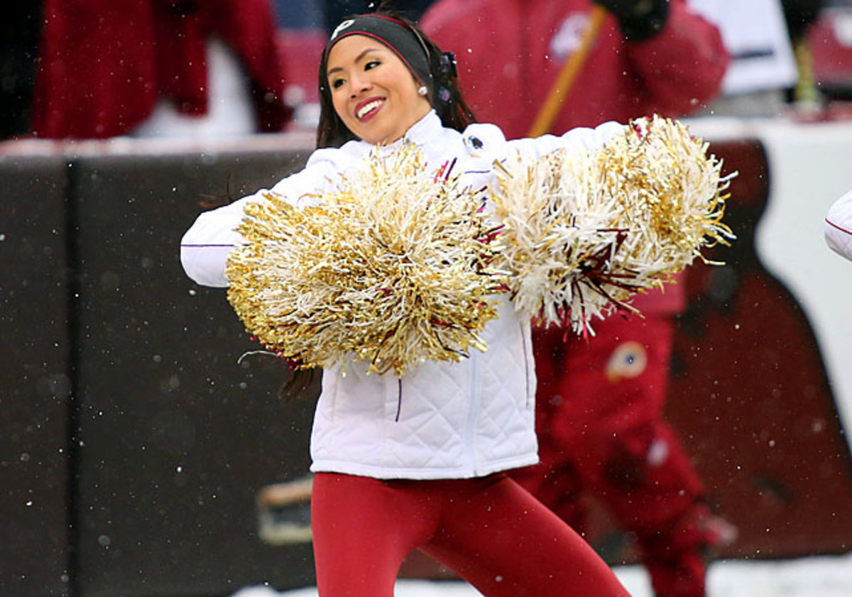 131210081925-washington-redskins-cheerleaders-25299813-single-image-cut.jpg
