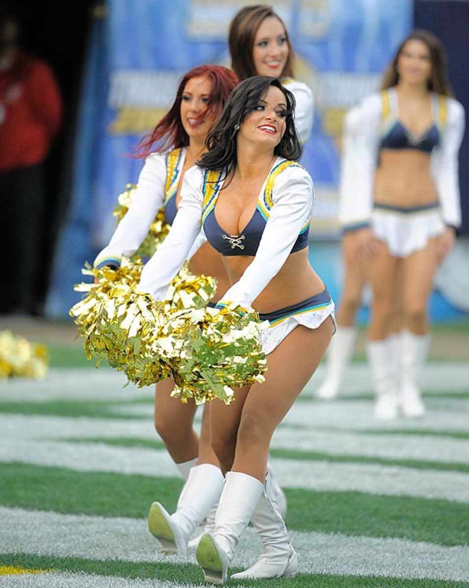 131210081818-san-diego-charger-girls-cheerleaders-ap853834097608-11-single-image-cut.jpg