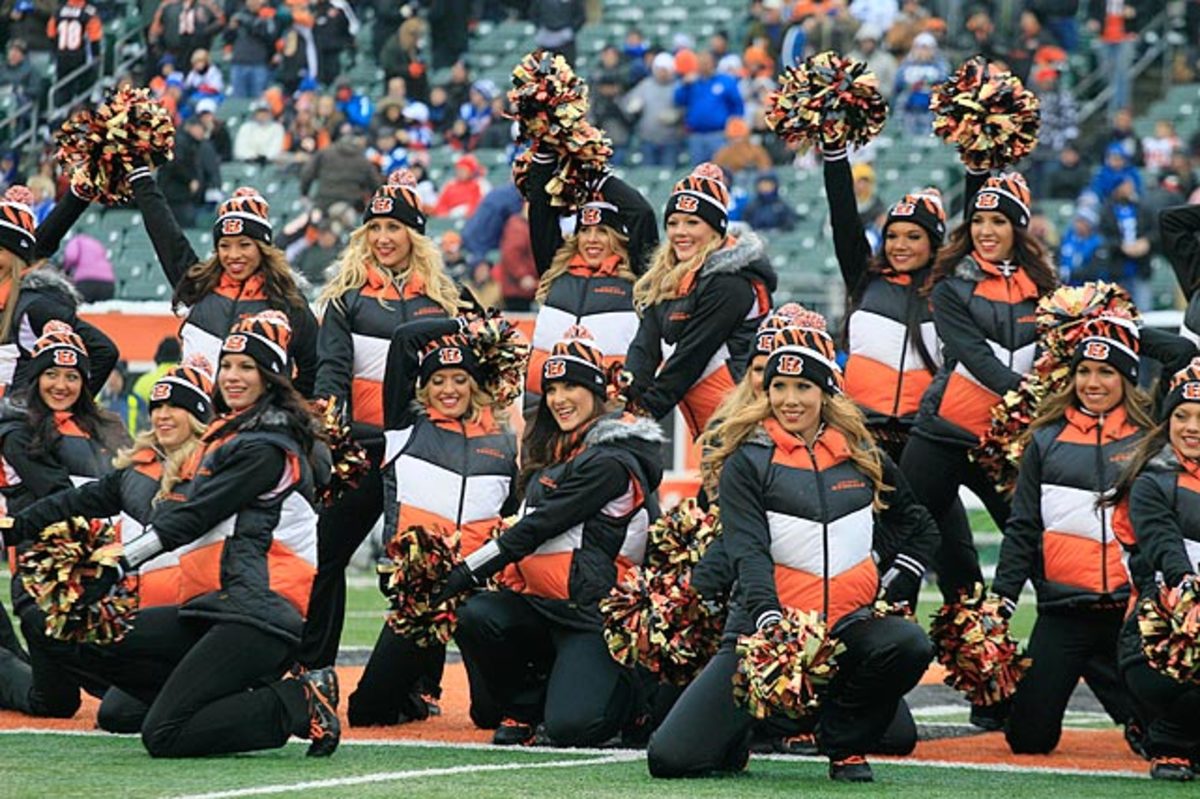 131210081600-cincinnati-bengals-ben-gals-cheerleaders-ap433764894319-17-single-image-cut.jpg