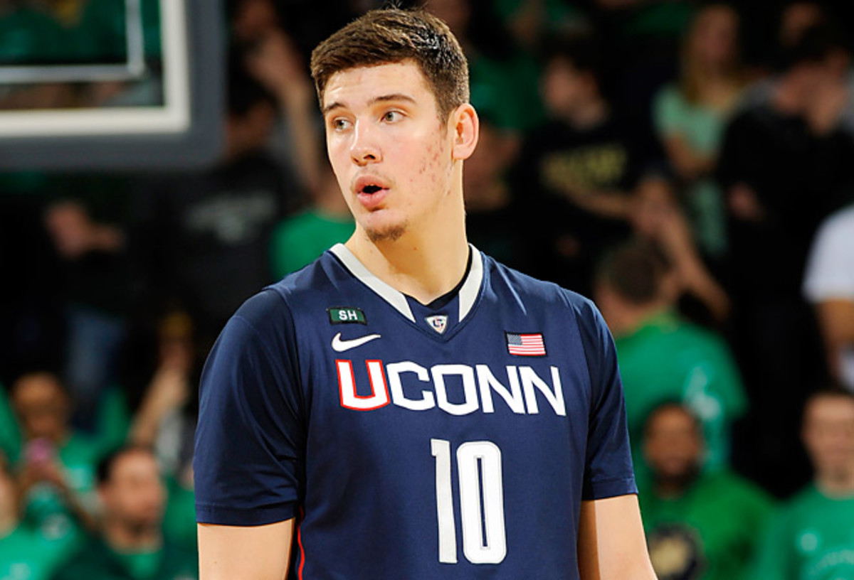 UConn forward Tyler Olander charged with DUI, suspended indefinitely