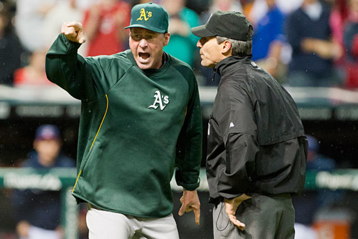 Bob Melvin and Angel Hernandez