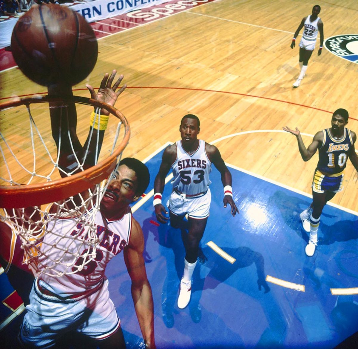 1982-Julius-Erving-01167603.jpg