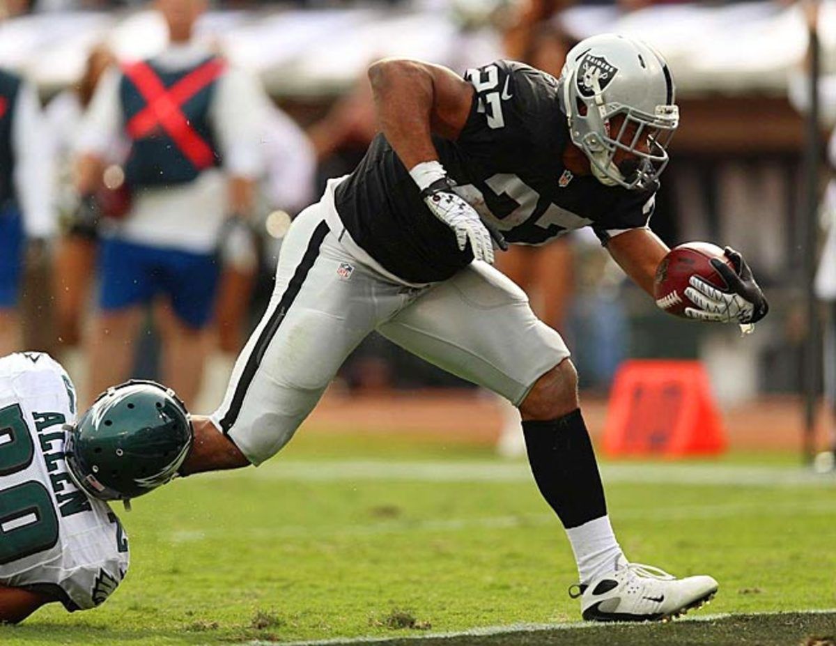 Rashad Jennings has moved into the Raiders' top running back slot, with Darren McFadden injured.