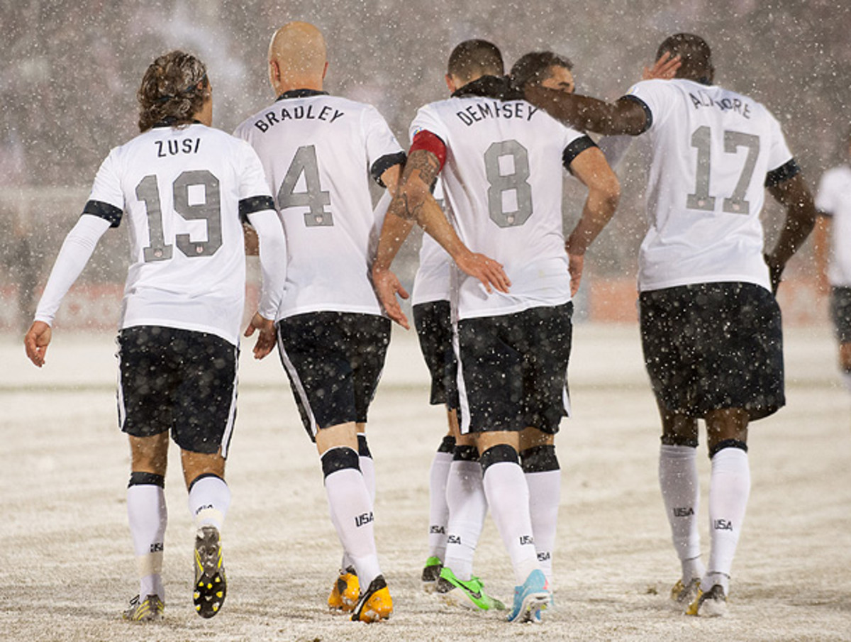 The Snowclásico against Costa Rica in March was a chilly, and unique, highlight of 2013. (Dustin Bradford/Getty Images)
