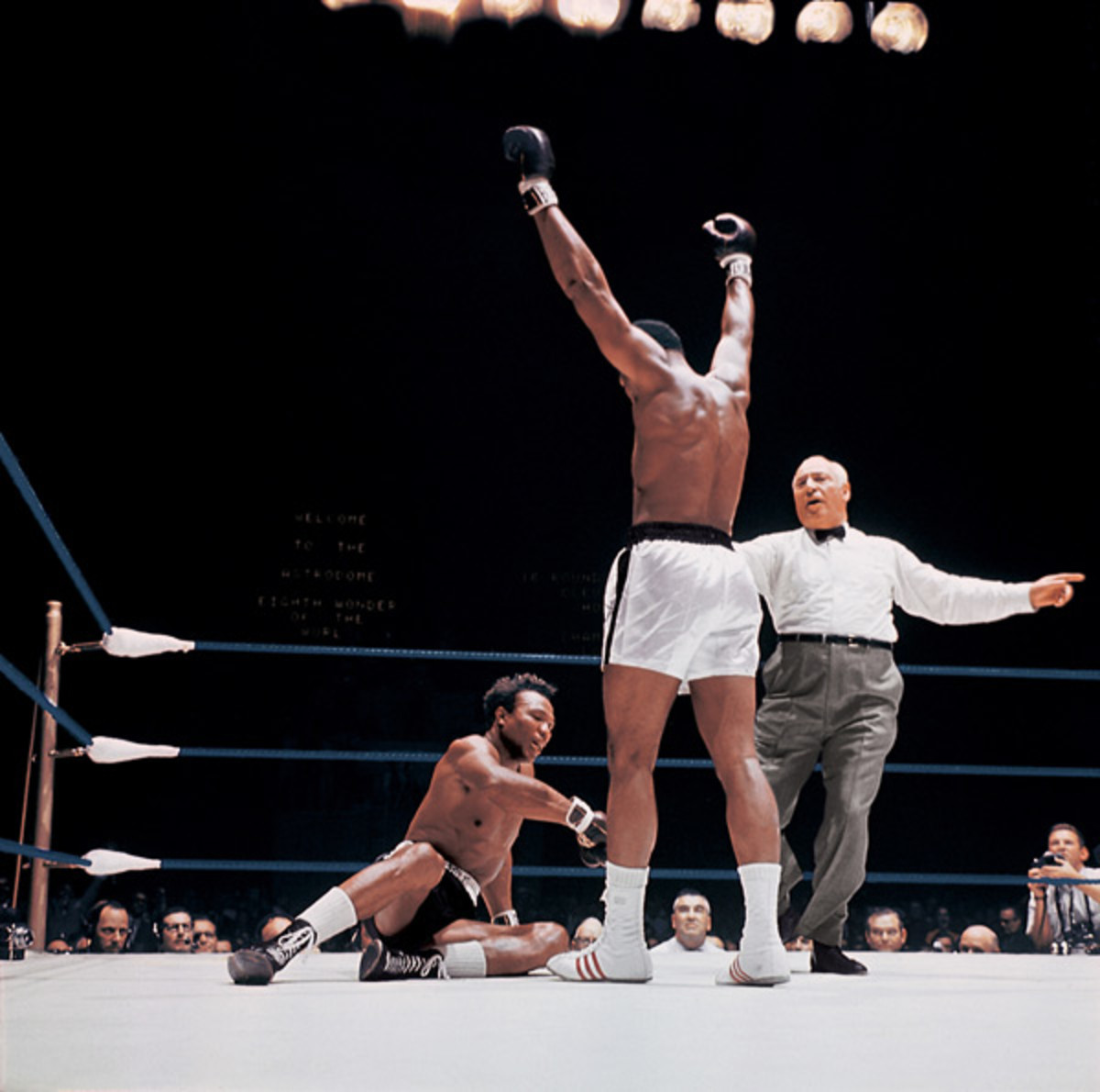 Muhammad Ali and Cleveland Williams :: Neil Leifer/SI