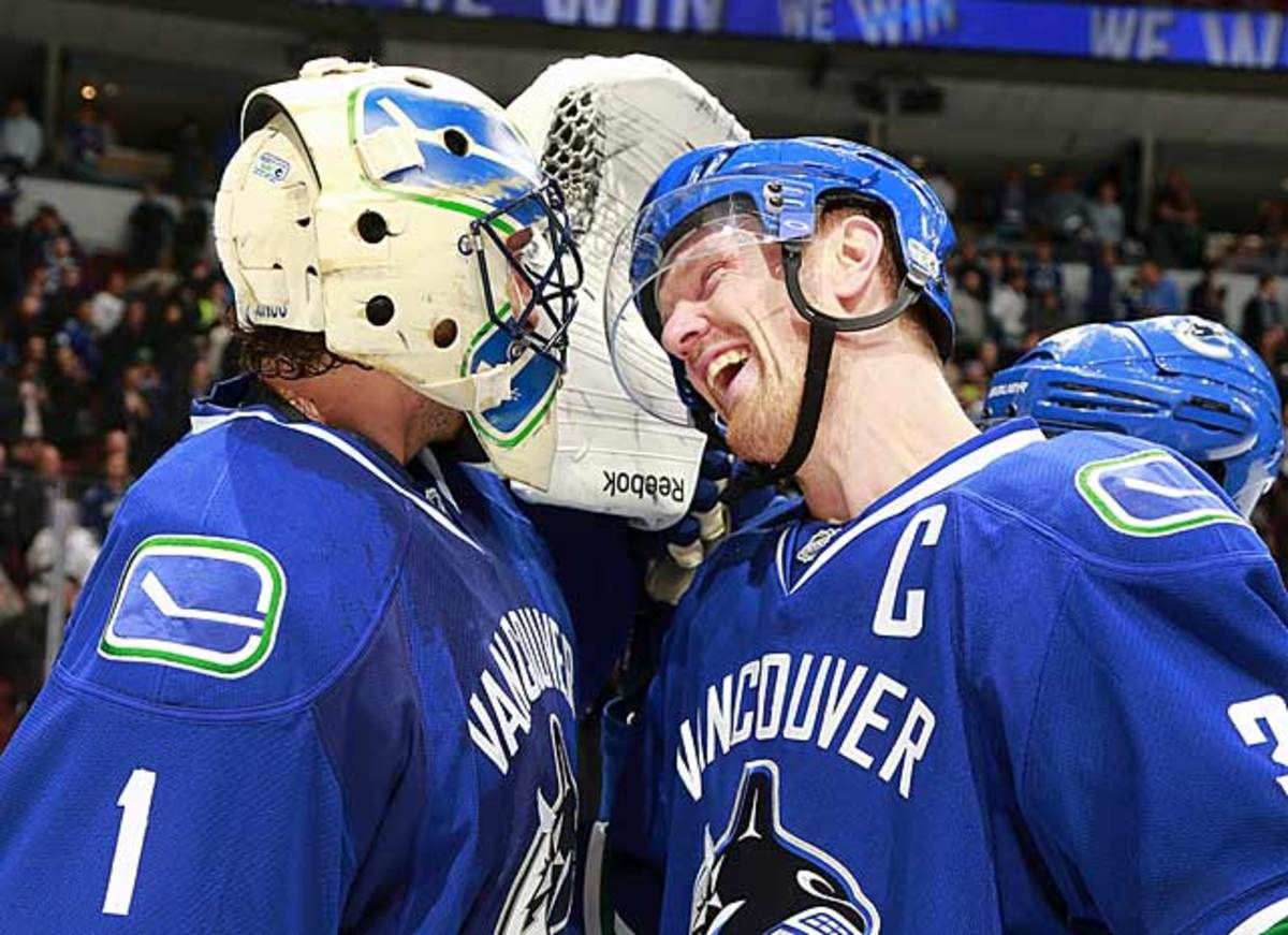 130214090500-luongo-sedin-hug-single-image-cut.jpg