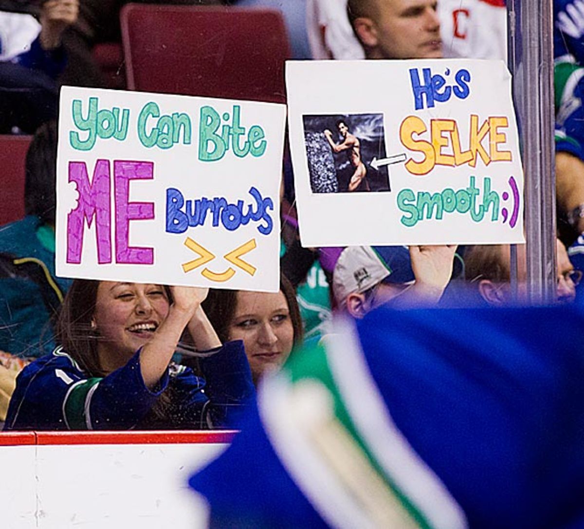 130214090428-canucks-fans-love-sign-single-image-cut.jpg