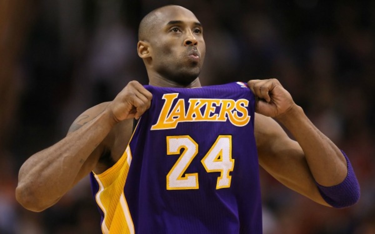 A return to the NBA court still eludes Kobe Bryant. (Christian Petersen/Getty Images)