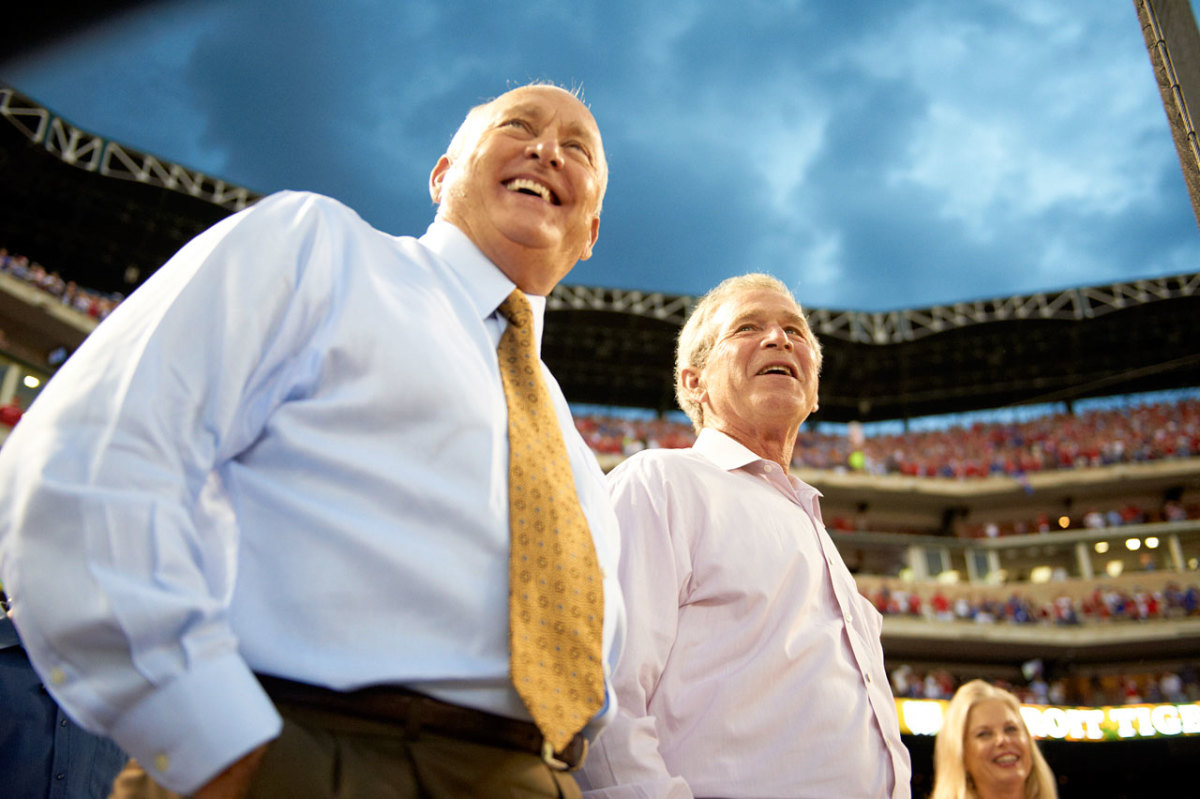 2011-nolan-ryan-george-w-bush-op1x-29834.jpg