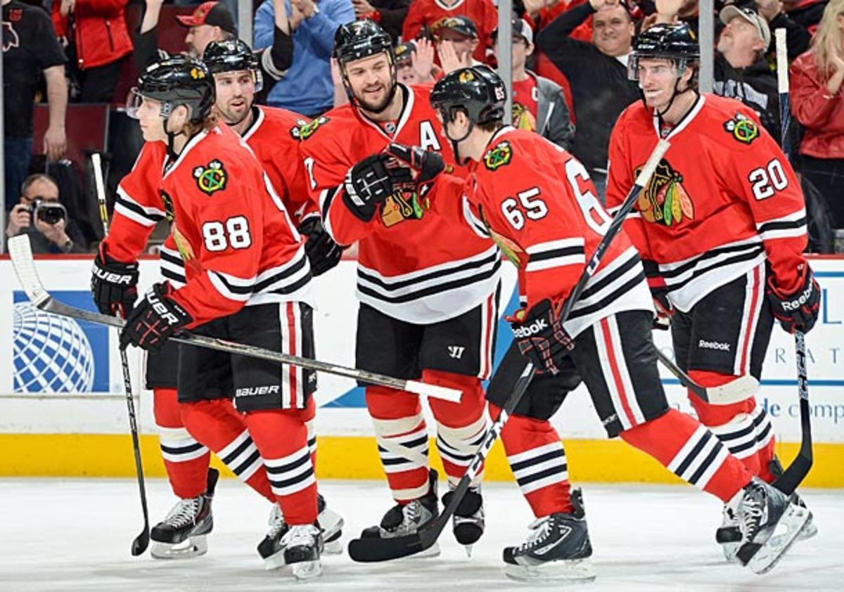 The Chicago Blackhawks win the NHL's 2013 Presoidents' Trophy.