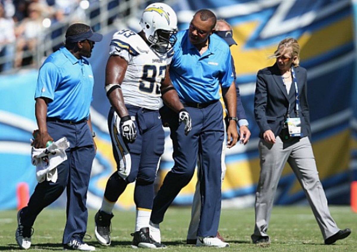 Dwight Freeney suffered a quad injury against teh Cowboys. (Jeff Gross/Getty Images)