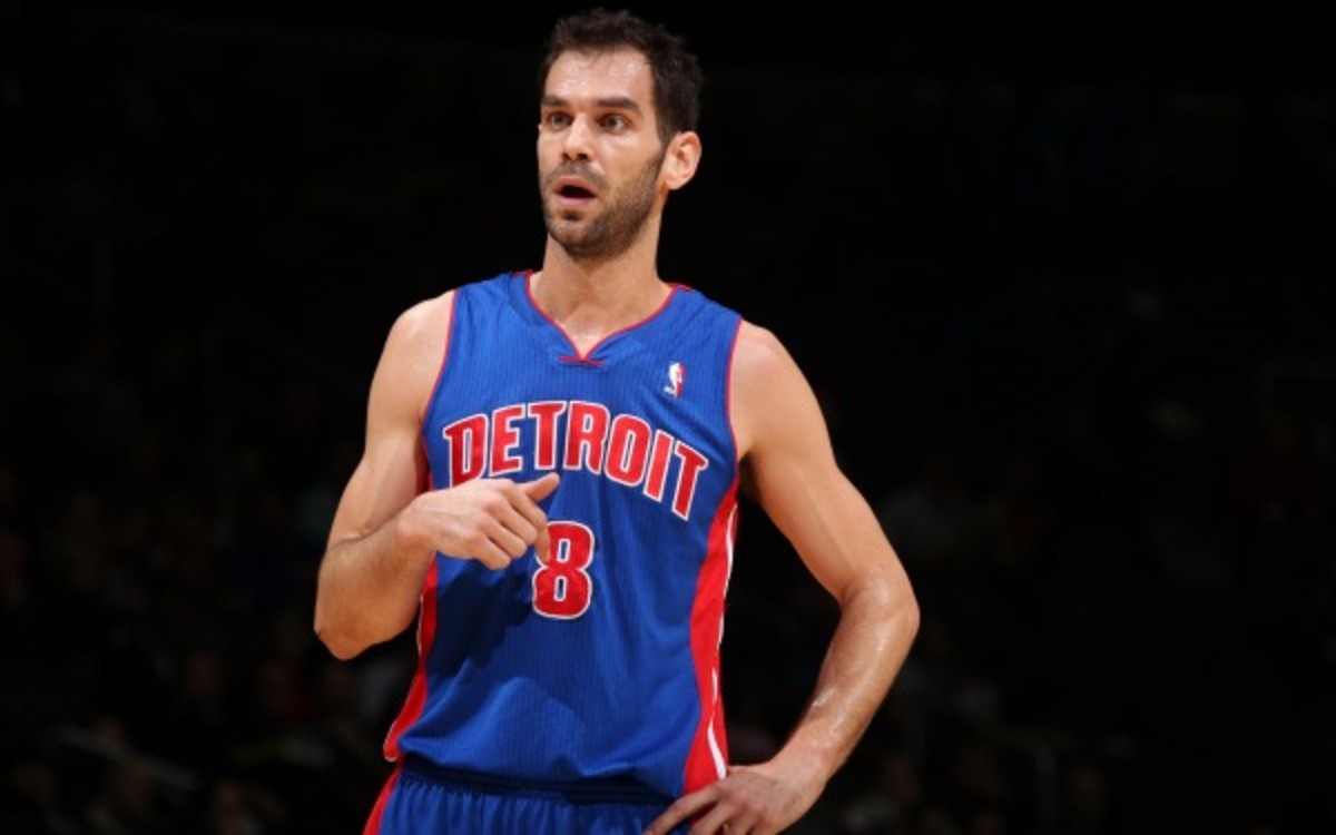 Jose Calderon has agreed to a deal with the Dallas Mavericks. (Ned Dishman/NBAE)