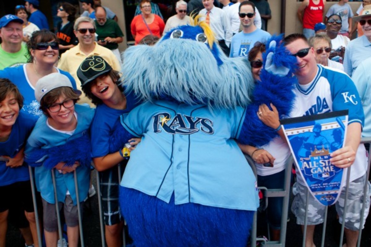 A Red Sox fan allegedly attempted to choke Rays mascot Raymond. (Kyle Rivas/MLB/Getty Images)