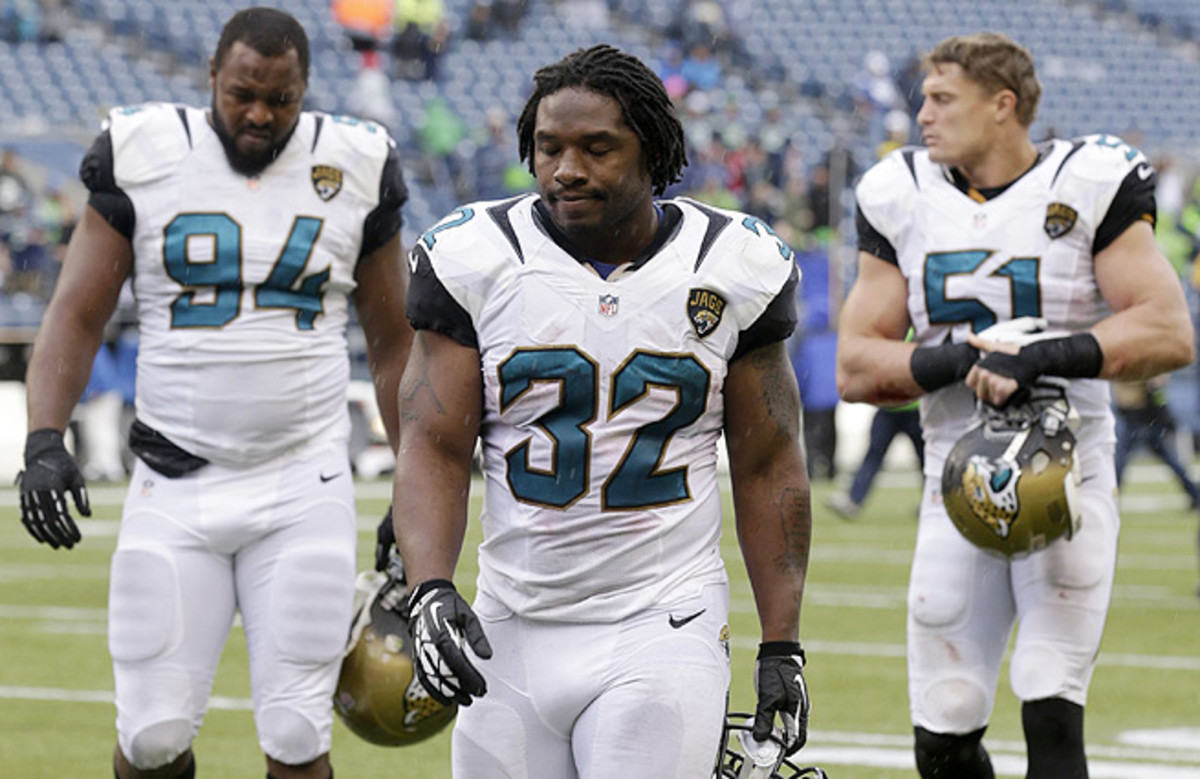 Maurice Jones-Drew (center) and the Jaguars are last in the NFL in total offense by a large margin.