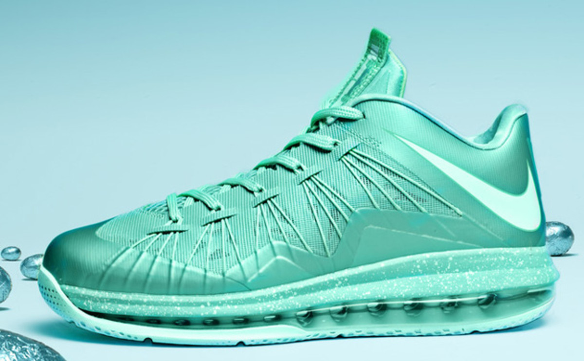 The Easter colorway for LeBron James' signature shoe (Nike).