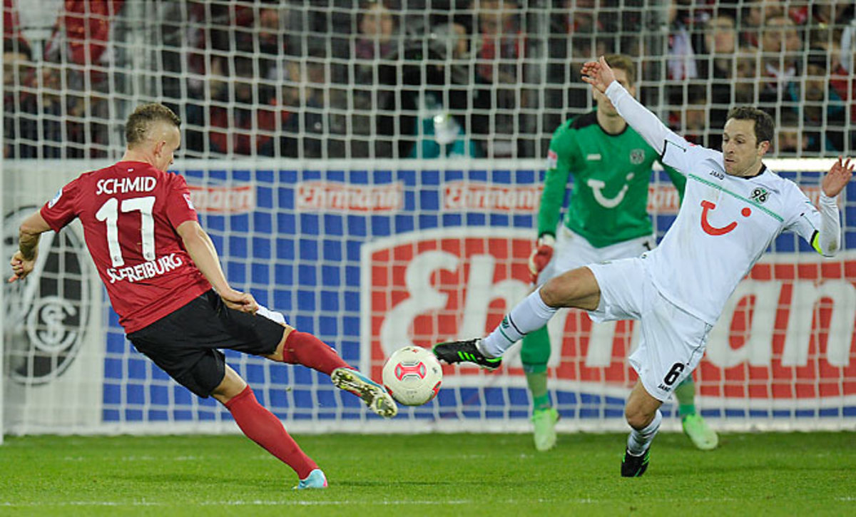 Steve Cherundolo was on the losing side, but got through his third match since recovering from injury. 