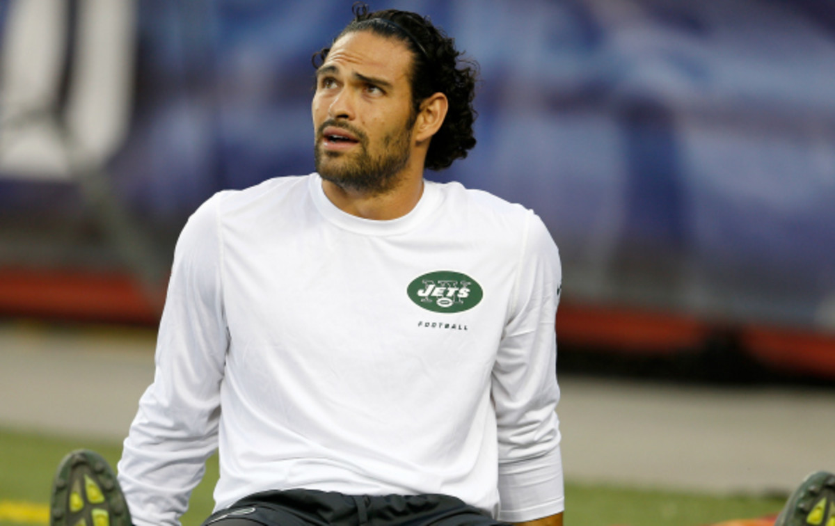 Mark Sanchez has decided to have his torn labrum repaired surgically.
