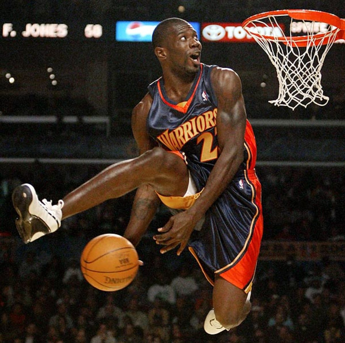 Not even Jason Richardson could redeem the 2004 dunk contest. (Kevork Djansezian/AP)