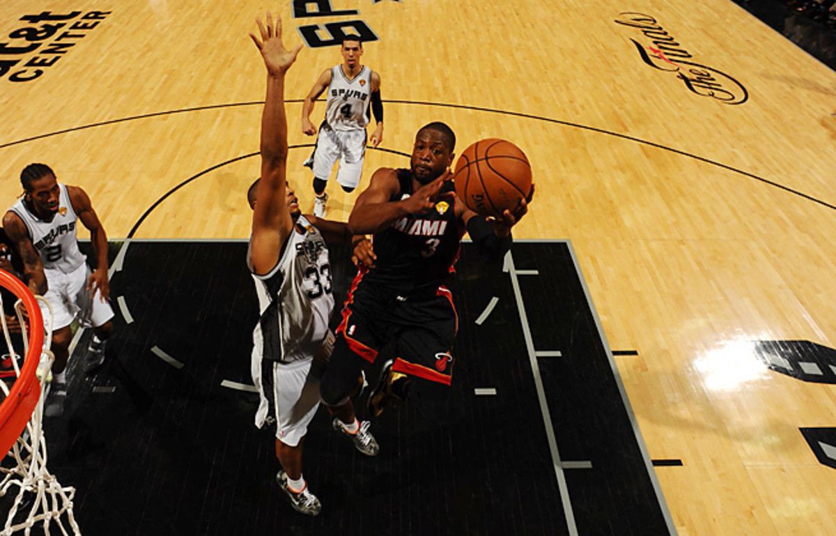 After averaging 14.3 points through three Finals games, Dwyane Wade had 32 in Miami's Game 4 win.