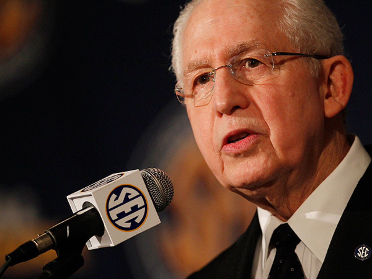 Mike Slive announced Tuesday that the SEC would make Nashville its primary home for its mens college hoops tournament. (Gerry Melendez/The State/MCT via Getty Images)