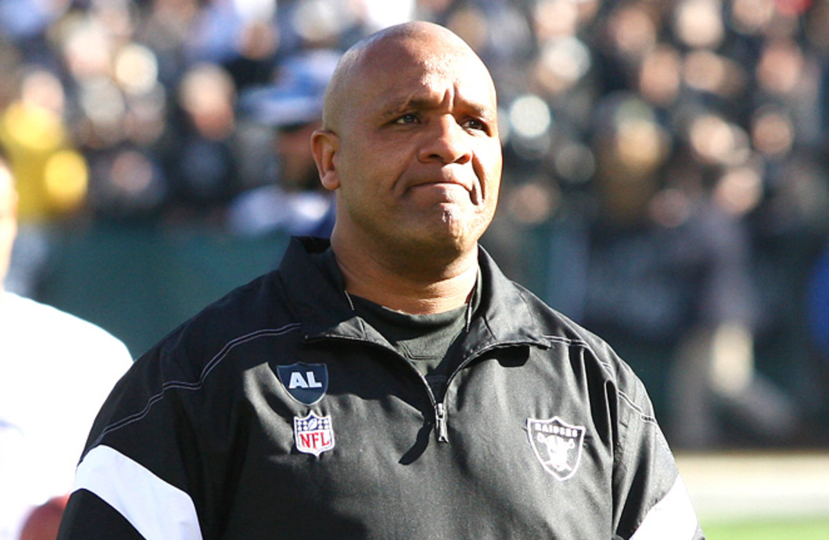 As the Raiders' head coach in 2011, Hue Jackson let a playoff berth slip between his fingers.