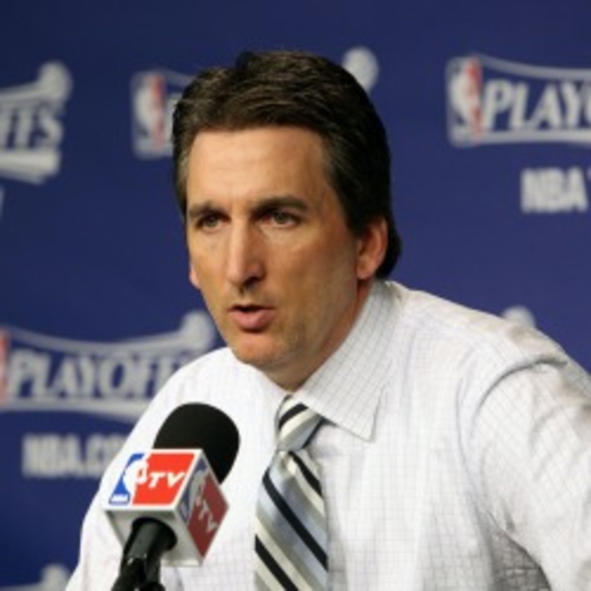 Clippers coach Vinny Del Negro will reportedly meet with ownership about his future. (Getty Images)