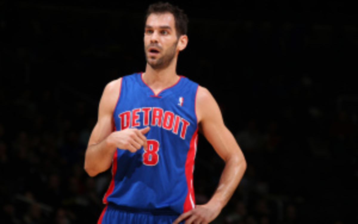 Jose Calderon is meeting with the Kings on Tuesday. (Ned Dishman/Getty Images)