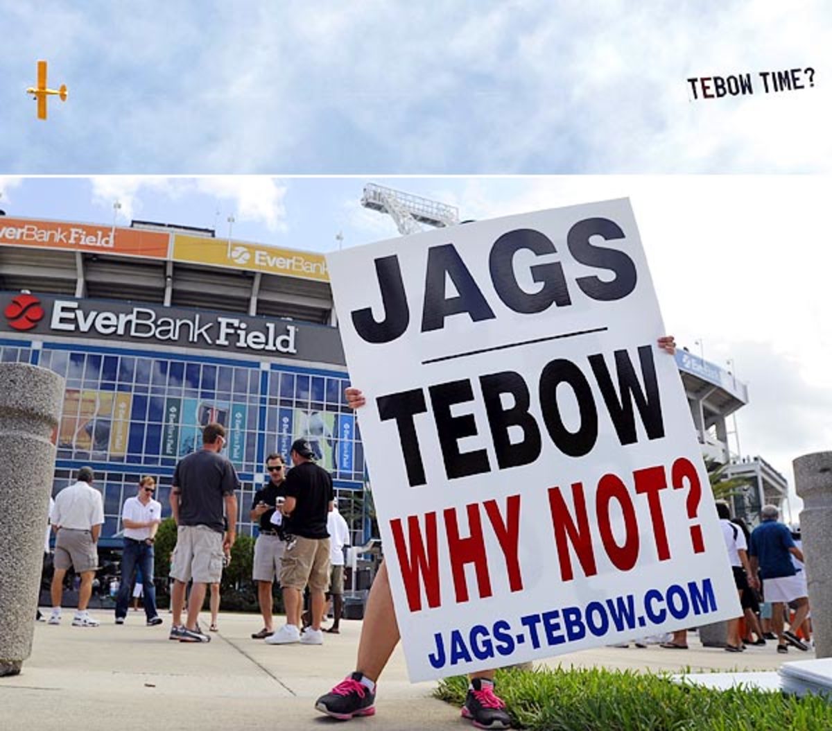 Everyone begging the Jaguars to sign Tim Tebow