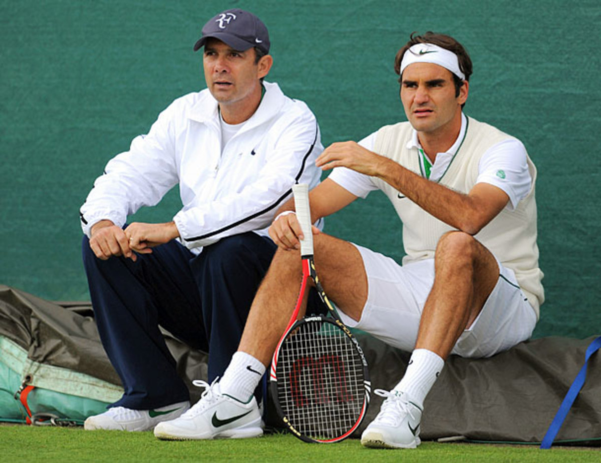 Paul Annacone (left) spent more than three years as Roger Federer's coach. (Michael Regan/Getty Images)