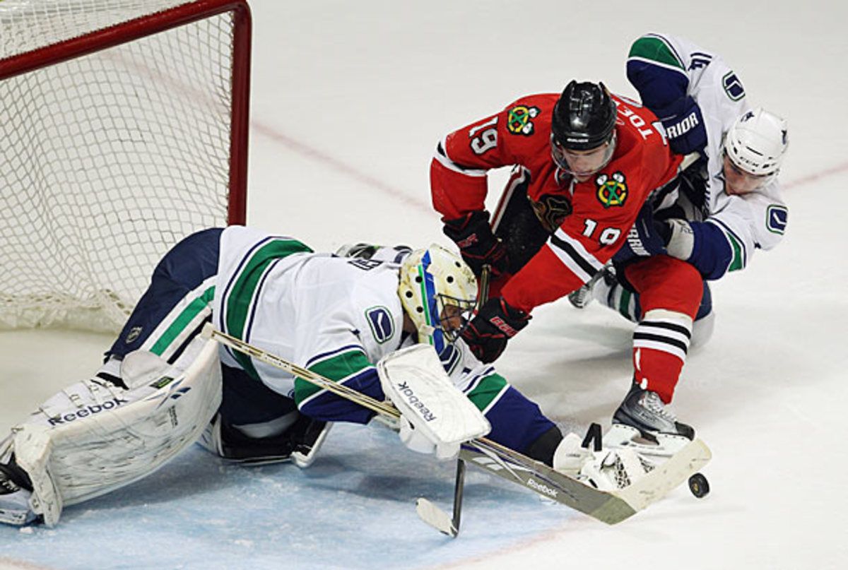 Roberto Luongo has had recent success against the Blackhawks in Chicago