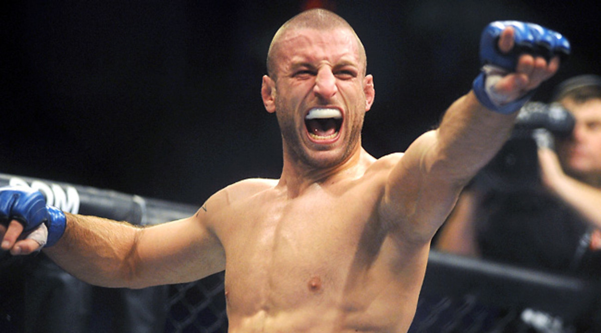 A kickboxer by trade, Tarec Saffiedine controlled the main event unloading a barrage of leg kicks.