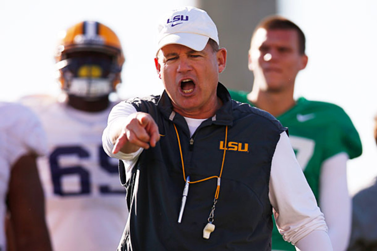 Les Miles wants you to help him get to 110,000 Twitter followers. (Chris Graythen/Getty Images)