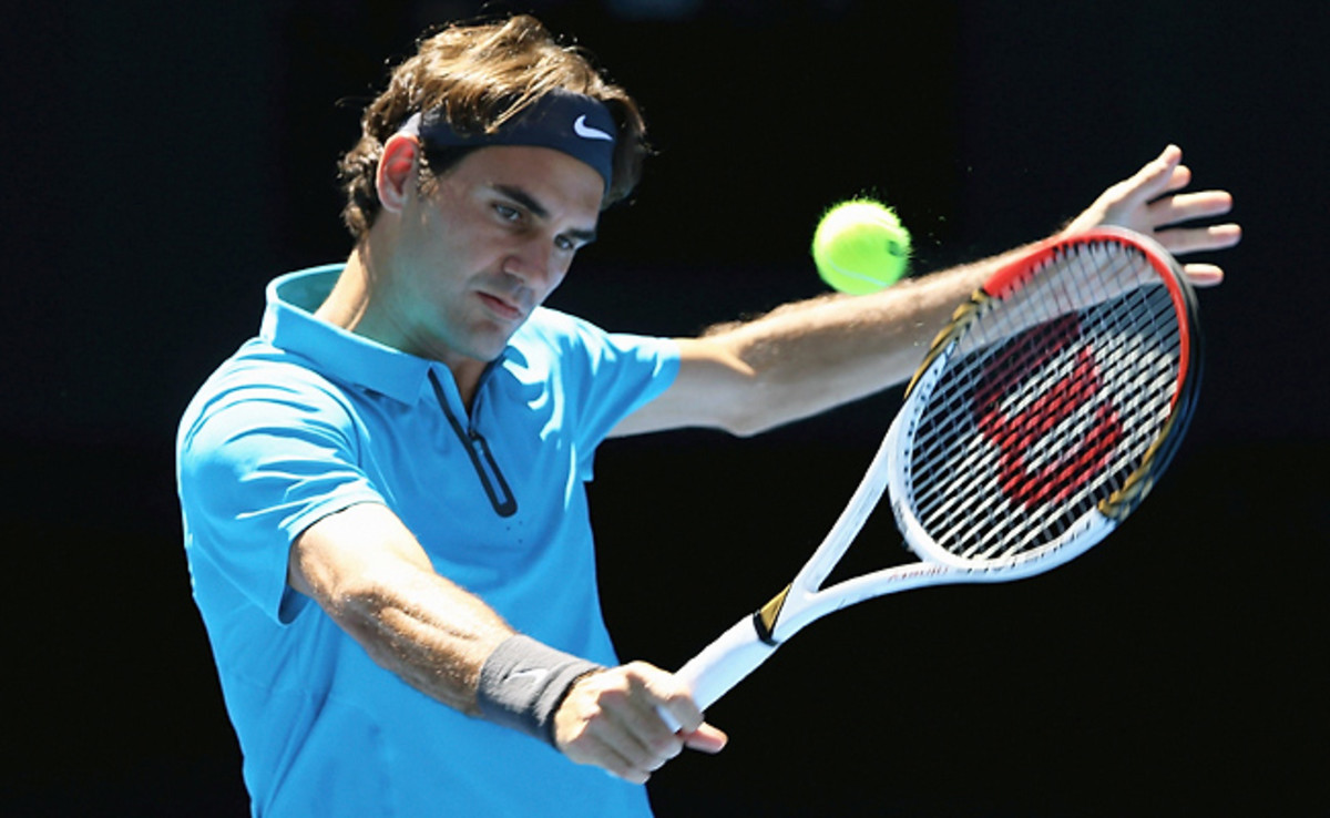 Roger Federer cruised into the second round with a straight sets win over Frenchman Benoit Paire.