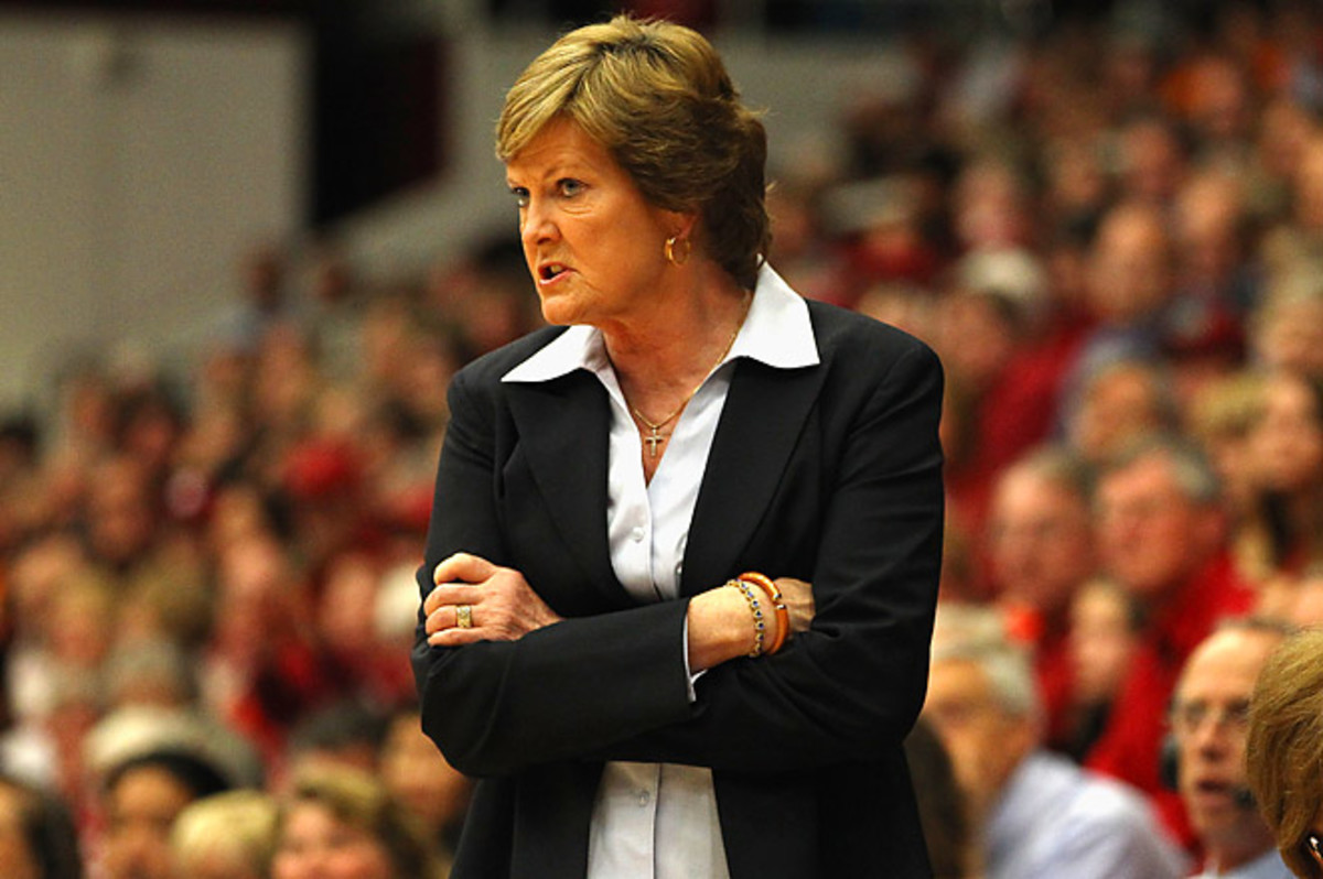 Summitt to continue role as Lady Vols' head coach emeritus - Sports