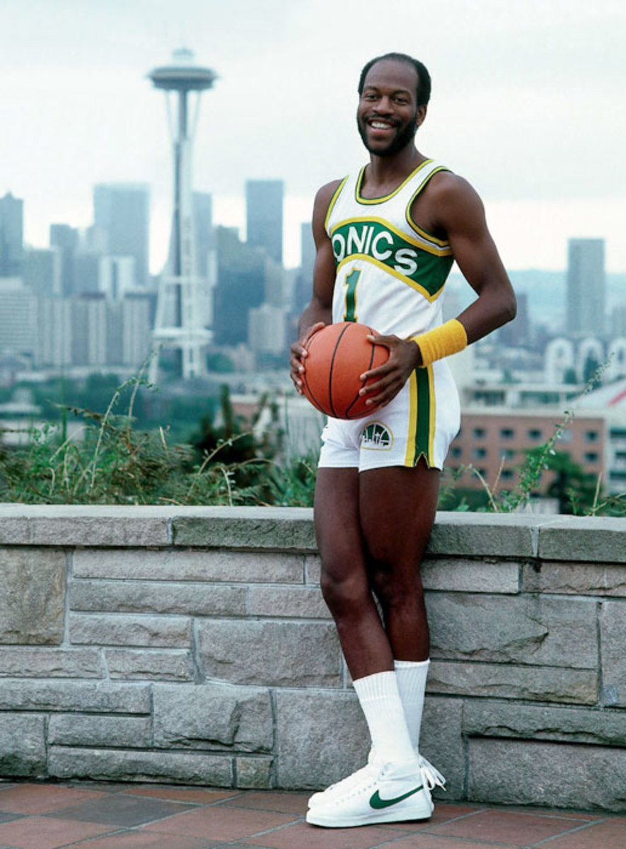 1986 Press Photo San Antonio Spurs and Seattle SuperSonics play NBA ba -  Historic Images