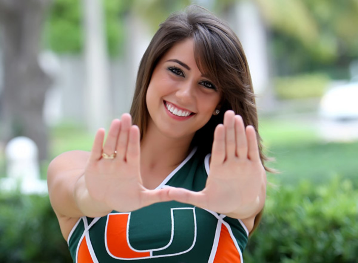 nicole-cheerleader-600