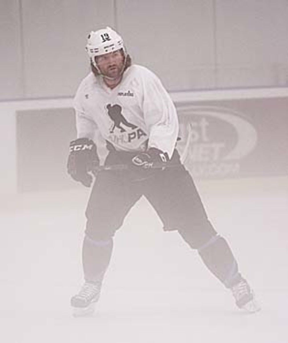 Flyers winger Scott Hartnell had good news for teammates at 5 a.m. Sunday.