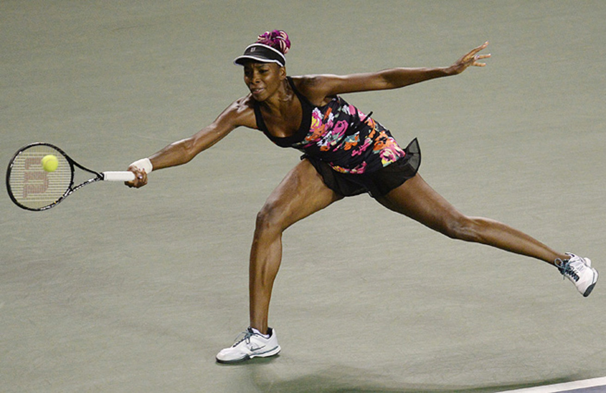 Venus Williams ousted U.S. Open finalist Victoria Azarenka 6-2, 6-4 in the Pan Pacific Open.