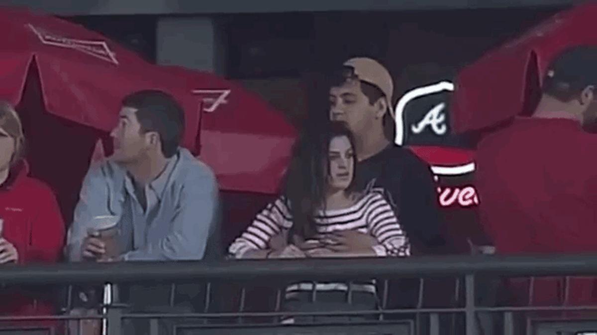 Braves-fan-fondle-breast