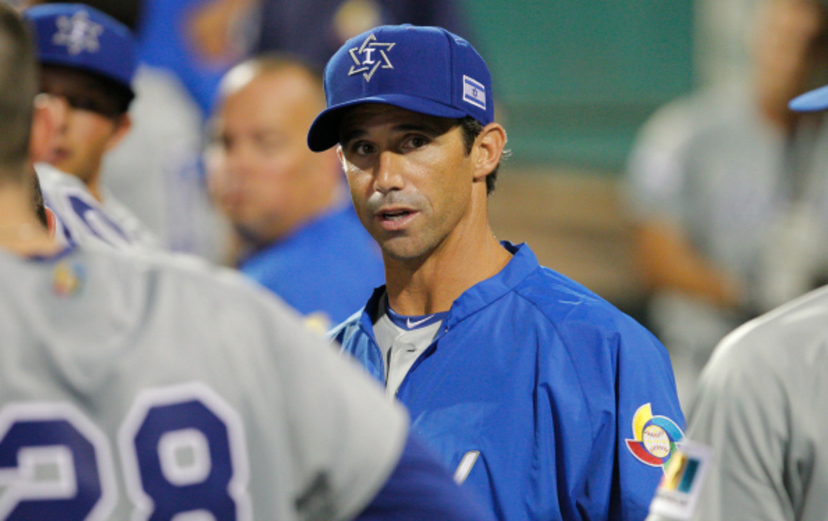 Brad Ausmus was a lead candidate for several managerial jobs this offseason. (Tom DiPace/MLB)